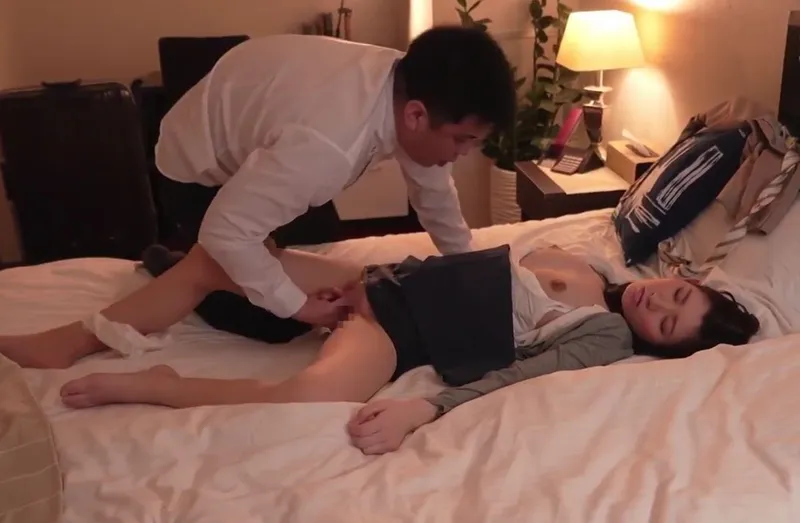 Biết em thư ký sắp kết hôn, tiền bối chuốc thuốc mê xxx cô nàng cả đêm trong chuyến công tác